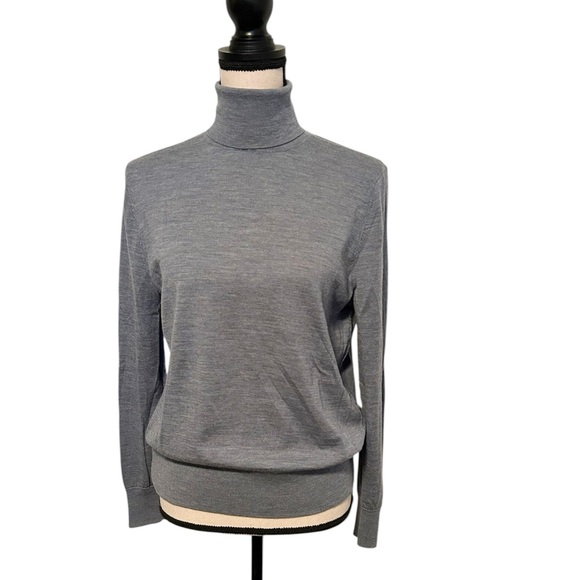 100% Wool Turtleneck Sweater in Heathered Gray